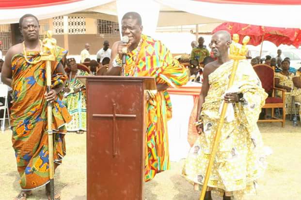 One of the chiefs delivers a speech