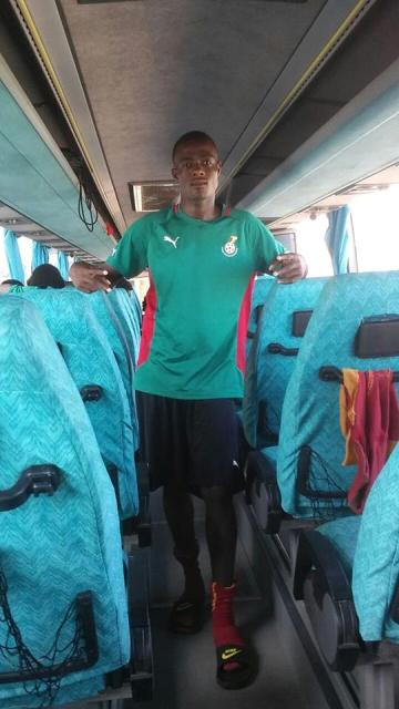 Adebayor and Ghana U-20 teammates in their bus