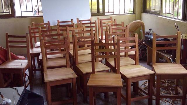 Tamatoku Basic school chair donation1