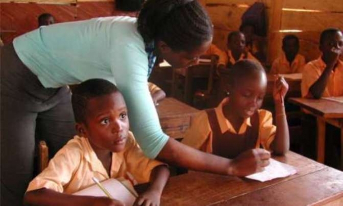 teacher teaches