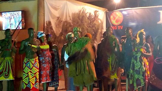 Miss Ada performance1