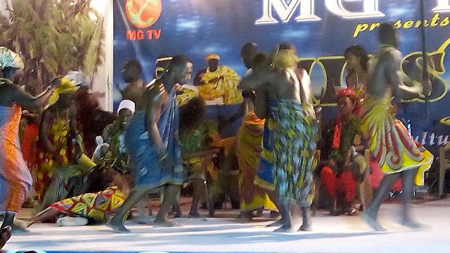 Miss Ada performance3