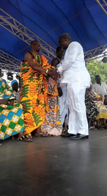 President Mahama greets chief