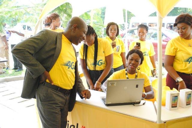 CEO OF MTN GHANA, Mr. Ebenezer Asante interacting with team