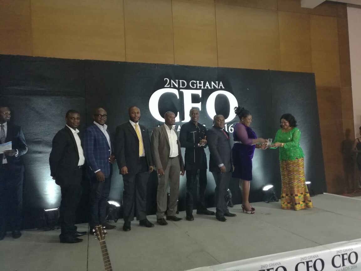 Mrs Evelyn Sam, GM, Procurement receiving the Financial Innovation Project award
