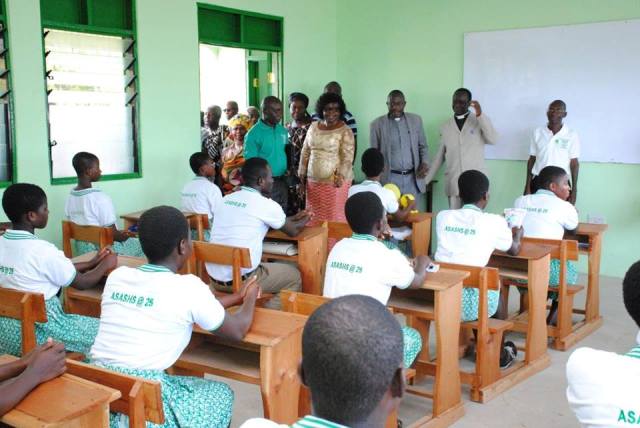 Students of Akim Asafo SHS in their new classroom