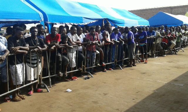 playing-card-2016-tournament-crowd