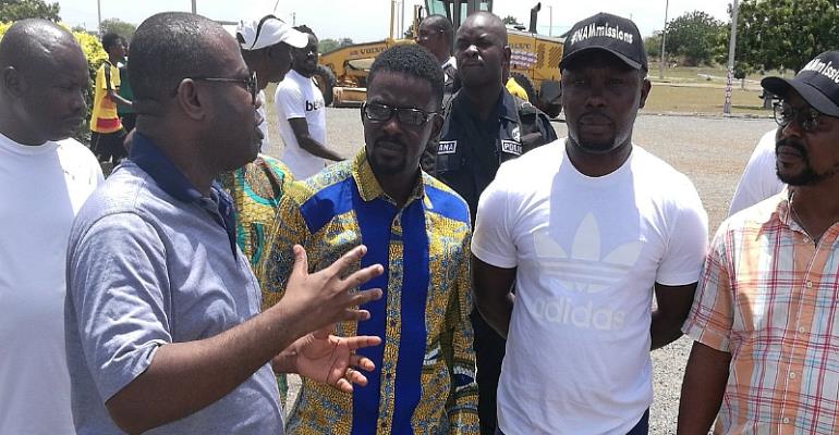 GFA President, Kwesi Nyantakyi explains point to Zylofon Media CEO, Nana Appiah Mensah