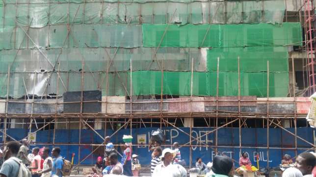 Makola Market Traders still sell close to construction site despite death of colleague