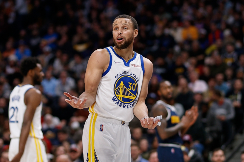 Steph Curry becomes the 49th player in NBA history to score 20,000 points